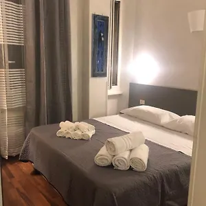 https://alma-rooms-appia.it-romehotels.com